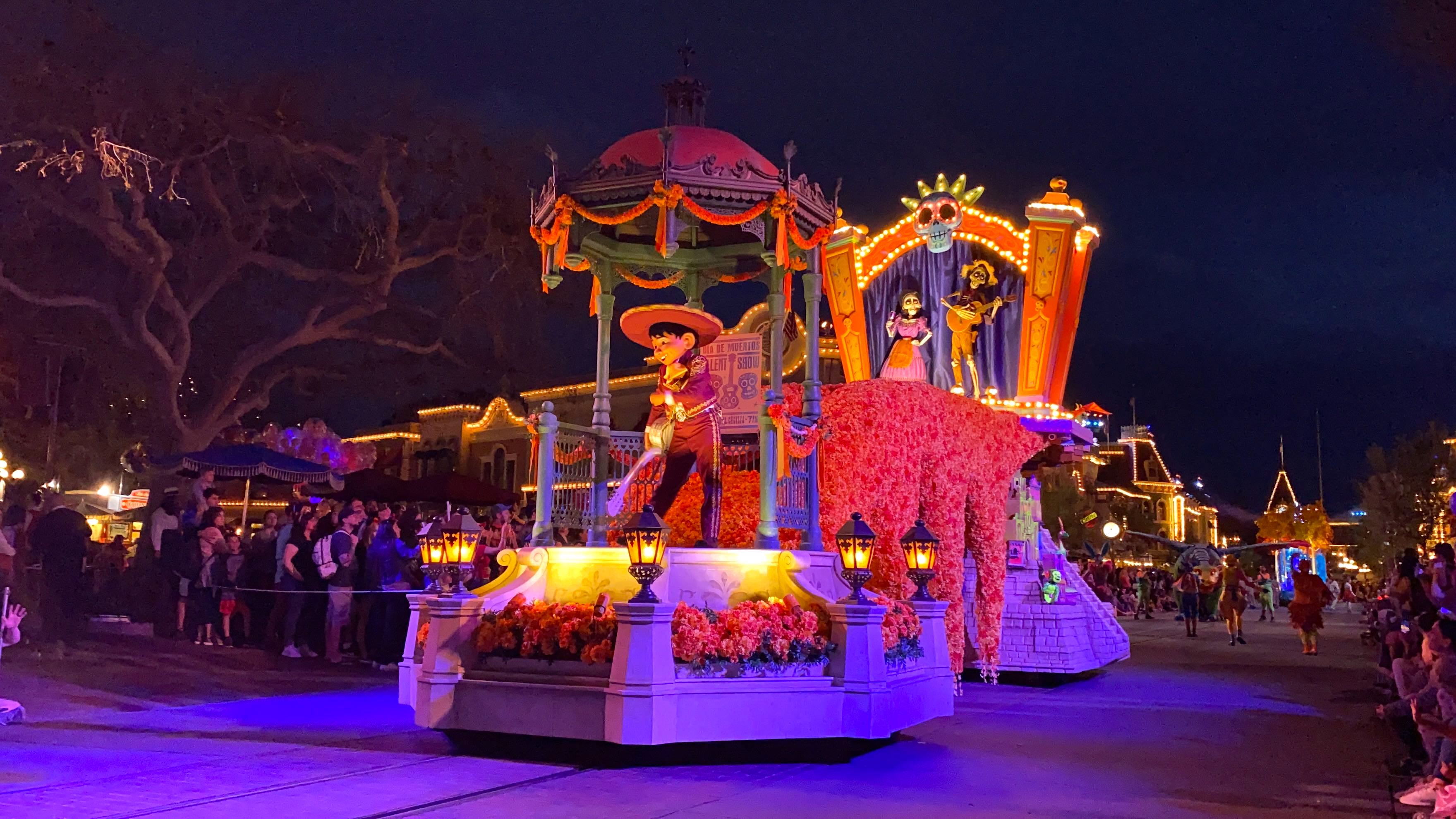 Photos Video New Magic Happens Parade Dazzles After Dark With