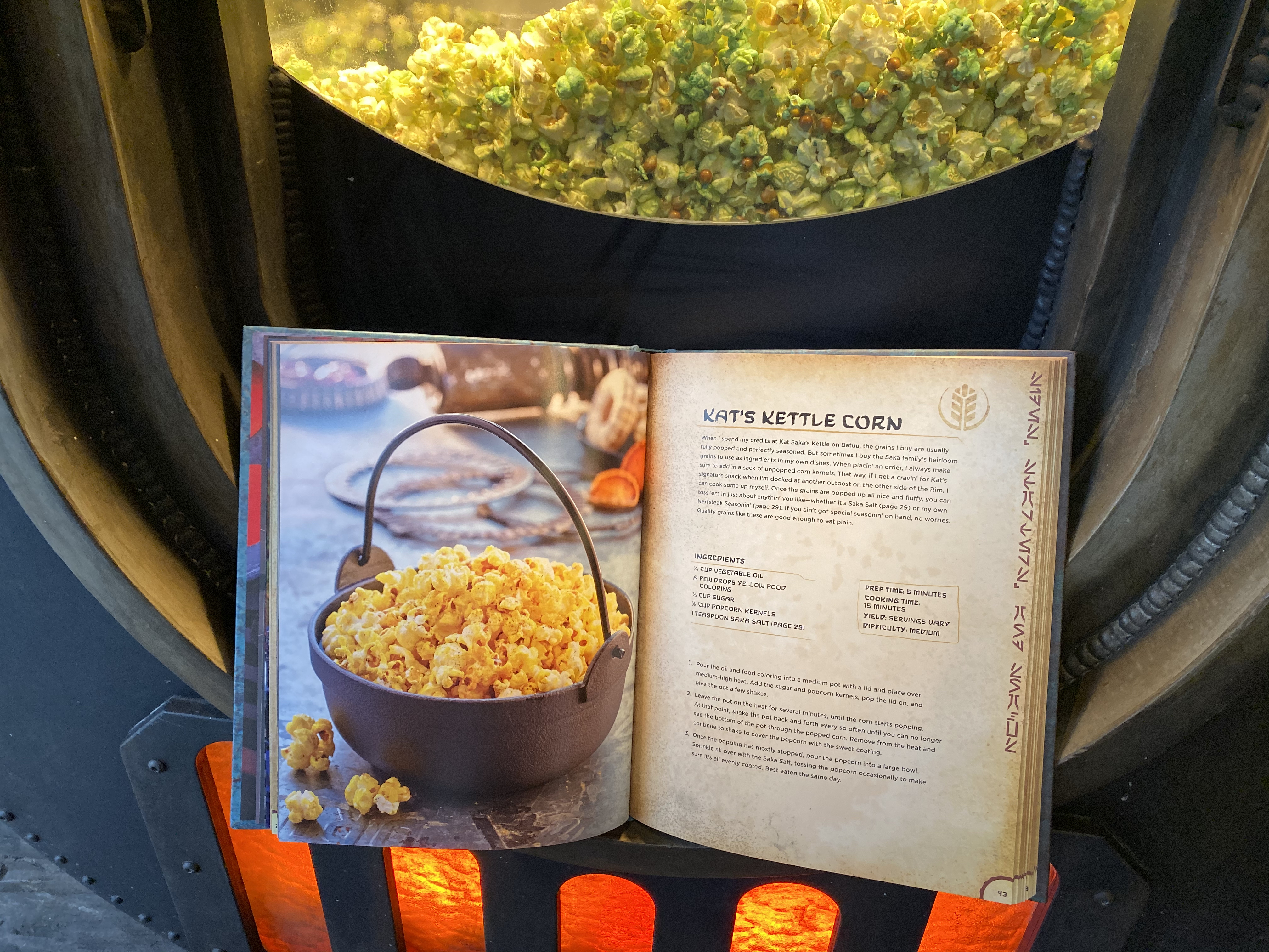 PHOTOS, VIDEO Take a Look Inside The Immersive "Star Wars Galaxy's