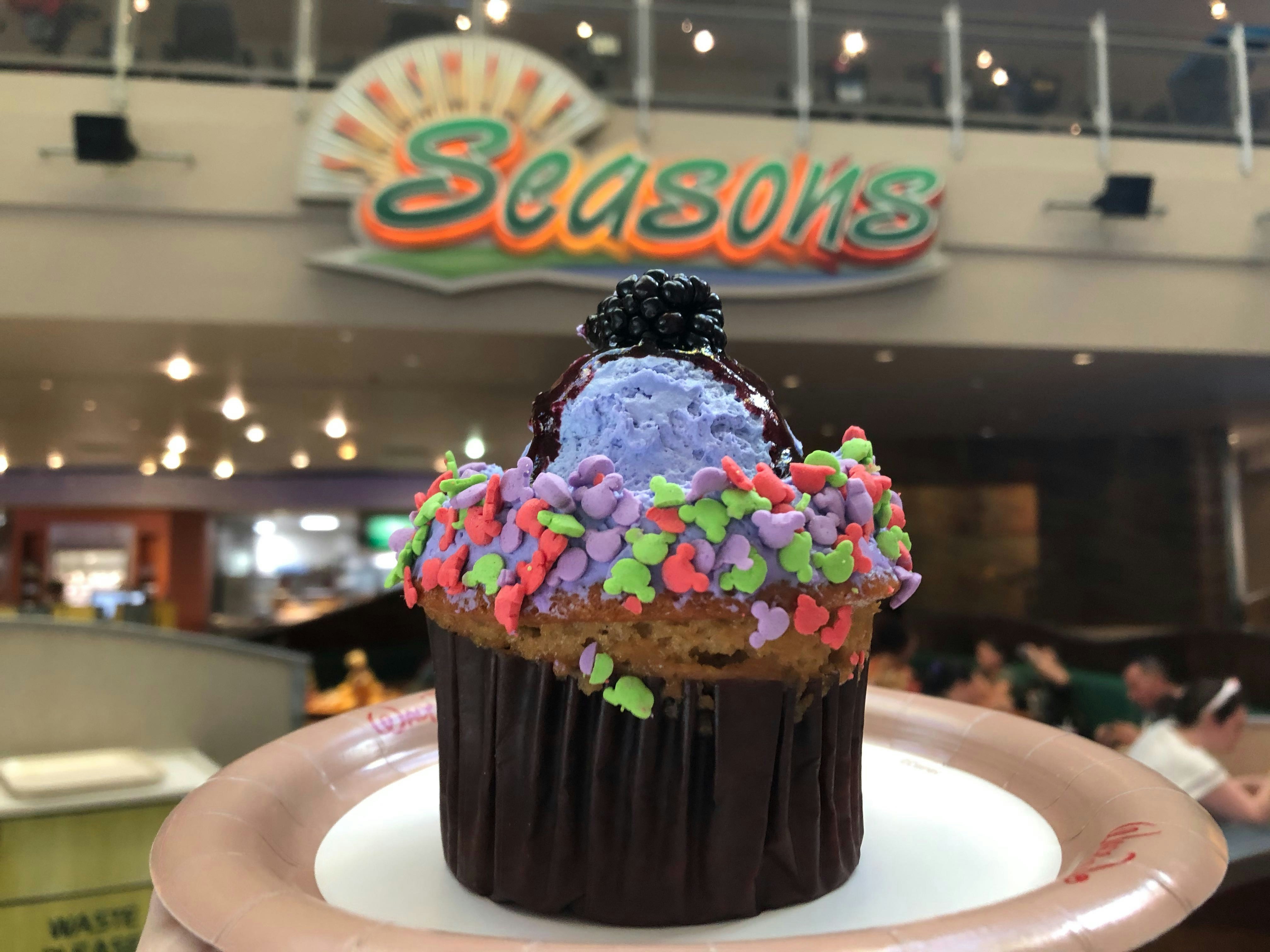 vegan blackberry cupcake sunshine seasons 28.jpg?auto=compress%2Cformat&ixlib=php 1.2