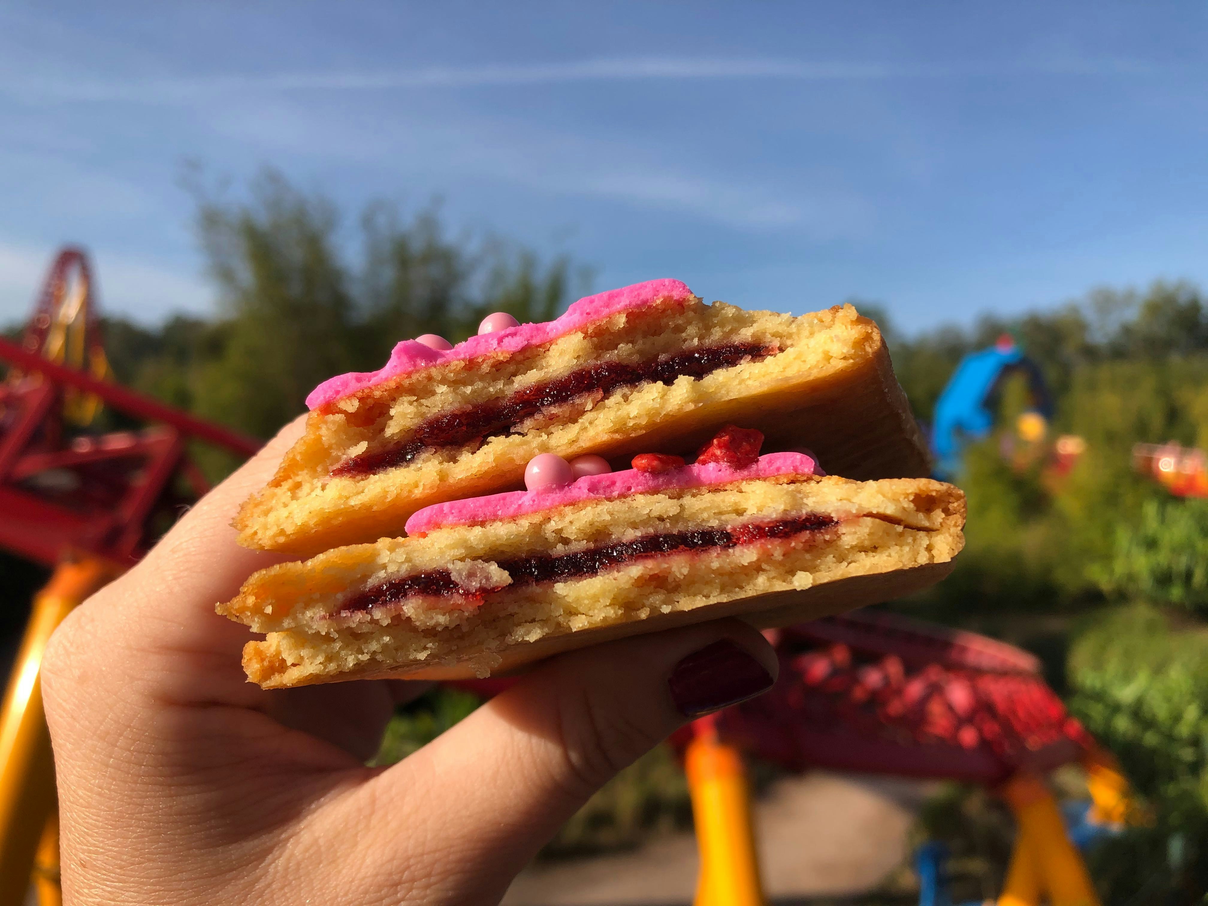 REVIEW: Raspberry Tart Returns for a Rootin' Tootin Treat at Woody's Lunch Box in Disney's