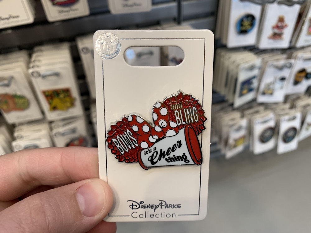 04 031120 EPCOT New Minnie Pin.jpeg?auto=compress%2Cformat&fit=scale&h=750&ixlib=php 1.2