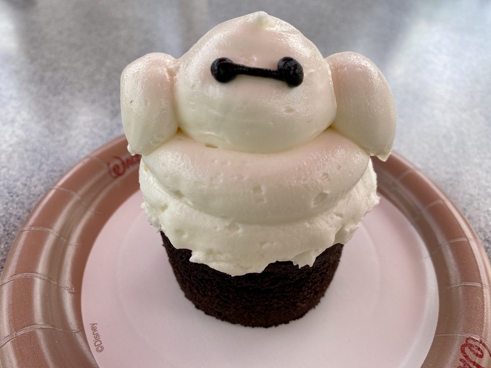 Baymax cupcake