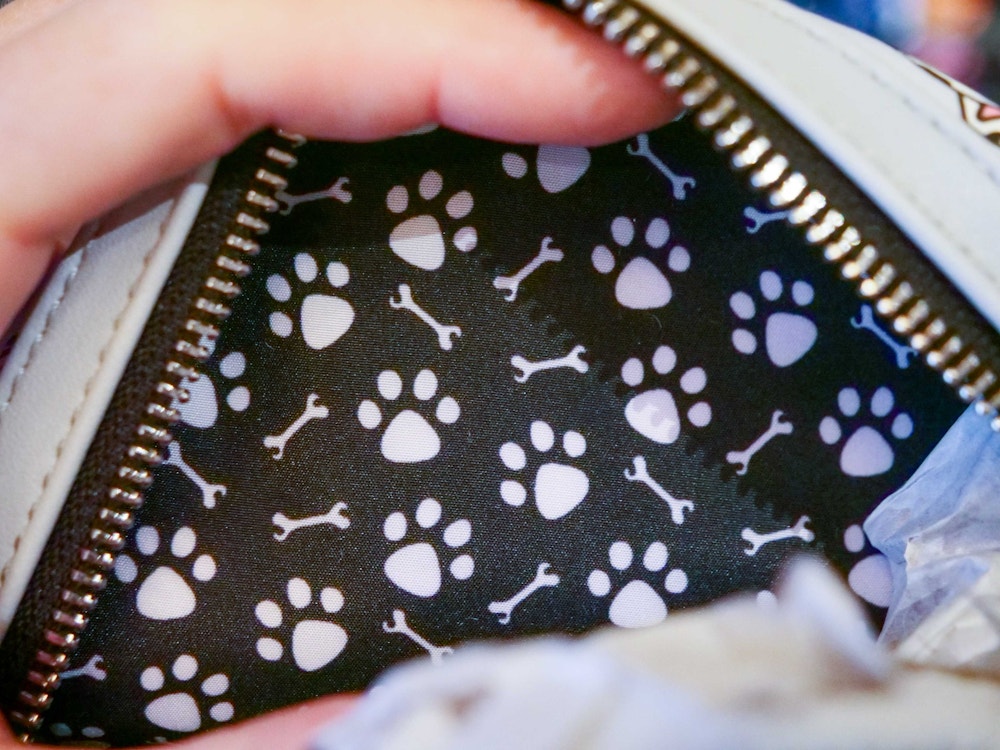 Dog Cat Disney Backpacks1.jpg?auto=compress%2Cformat&fit=scale&h=750&ixlib=php 1.2
