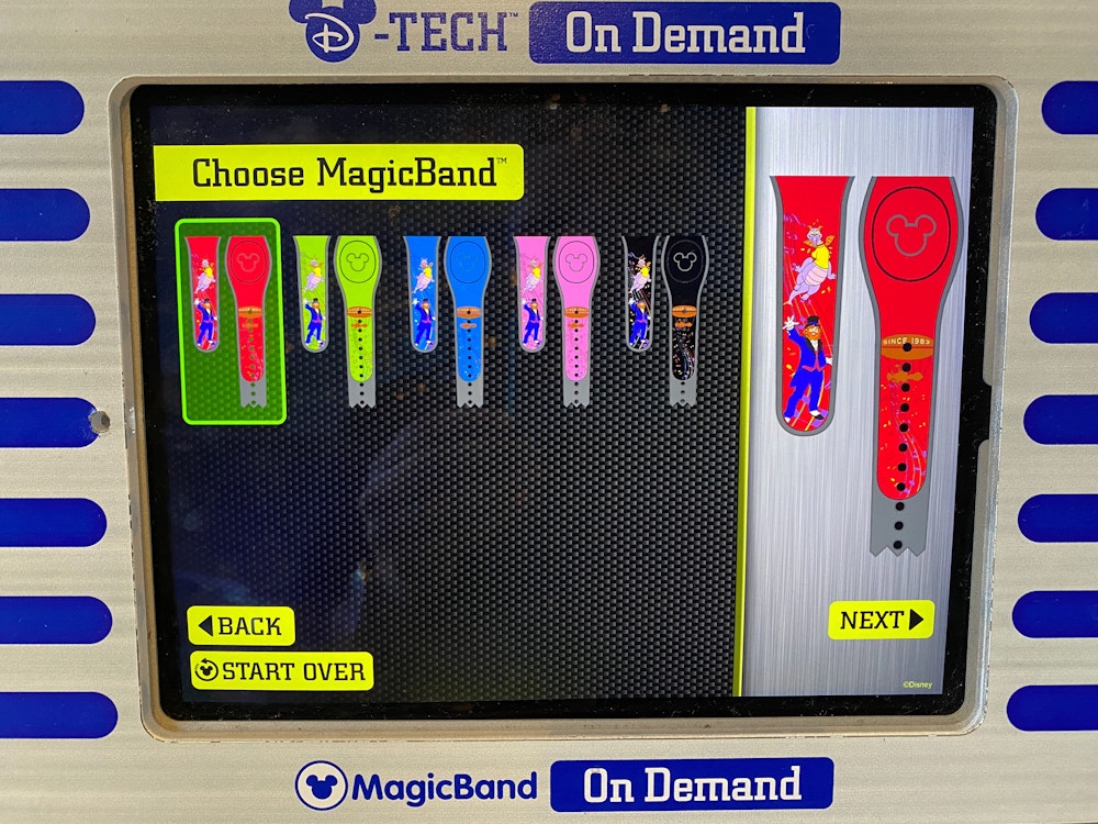 Dreamfinder Magic Band6.jpg?auto=compress%2Cformat&fit=scale&h=750&ixlib=php 1.2