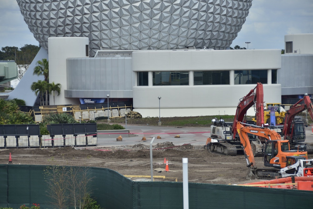 EPCOT Future World 3 2 20 pin station.JPG?auto=compress%2Cformat&fit=scale&h=667&ixlib=php 1.2