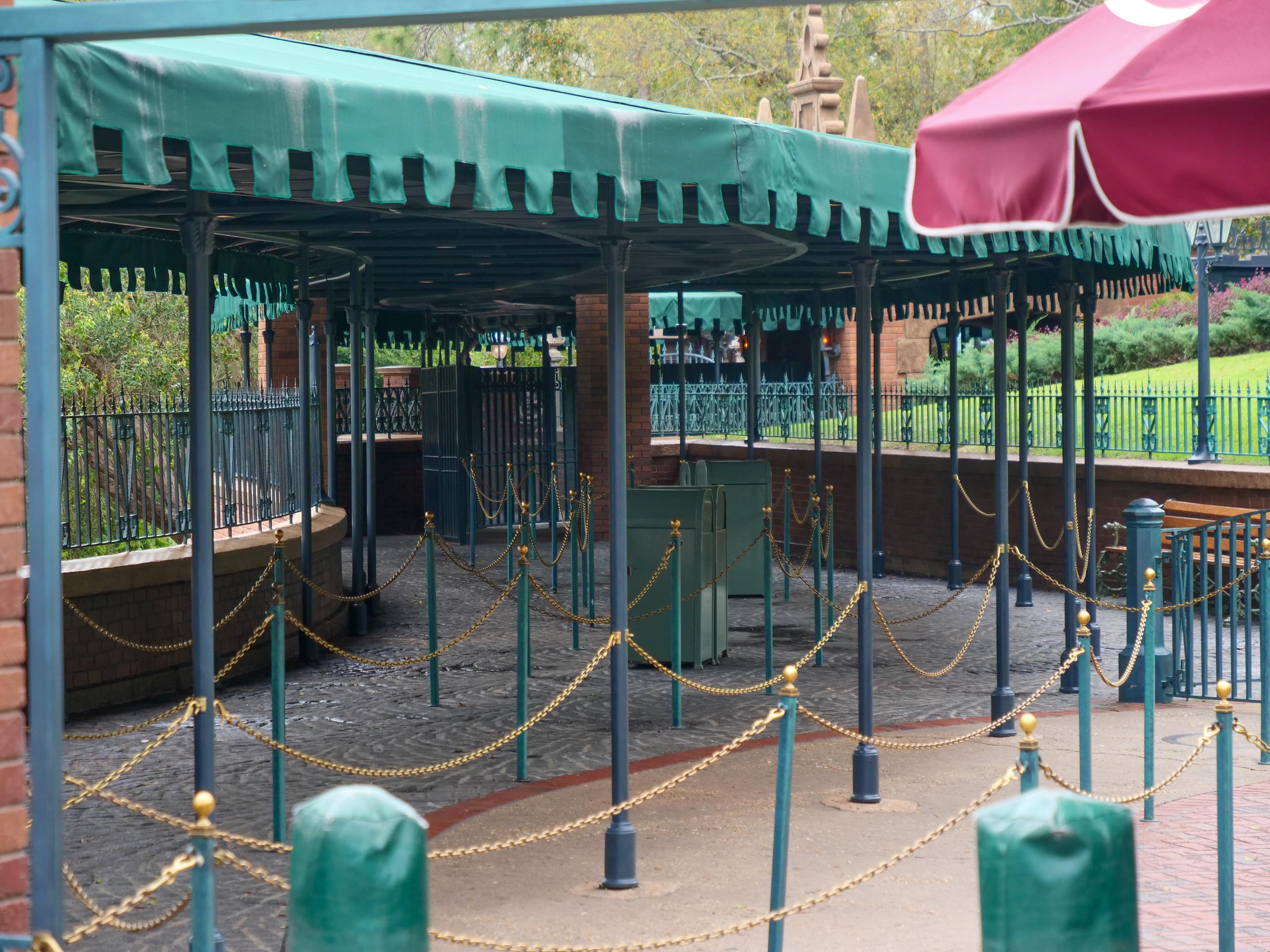 Haunted Mansion Closed