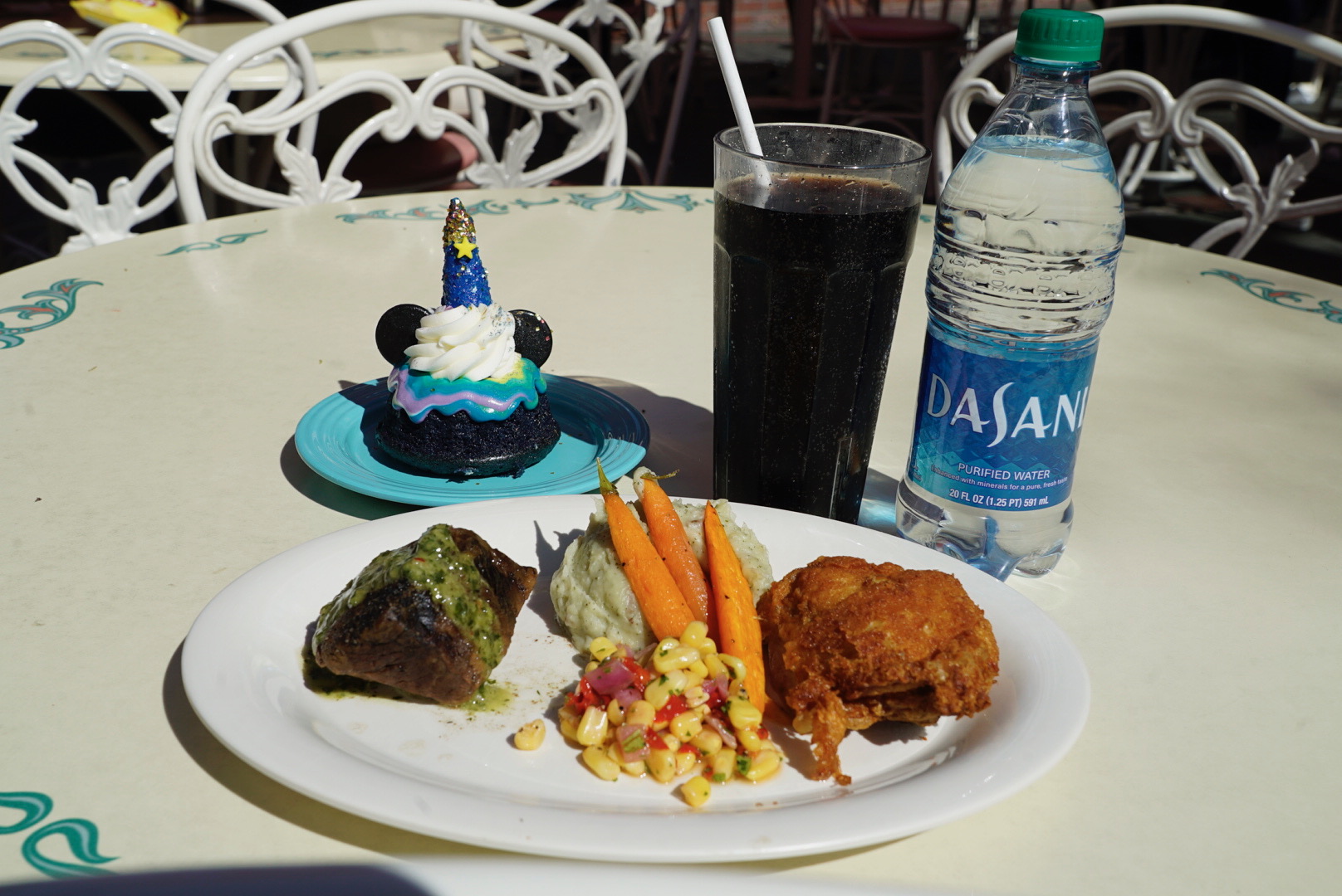 REVIEW Magic Doesn't Happen with New "Magic Happens" Plaza Inn Parade