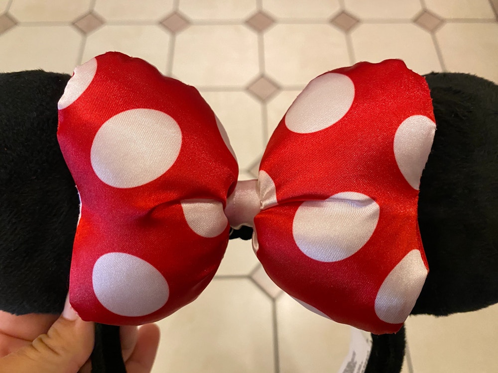 Minnie Ears2.jpg?auto=compress%2Cformat&fit=scale&h=750&ixlib=php 1.2