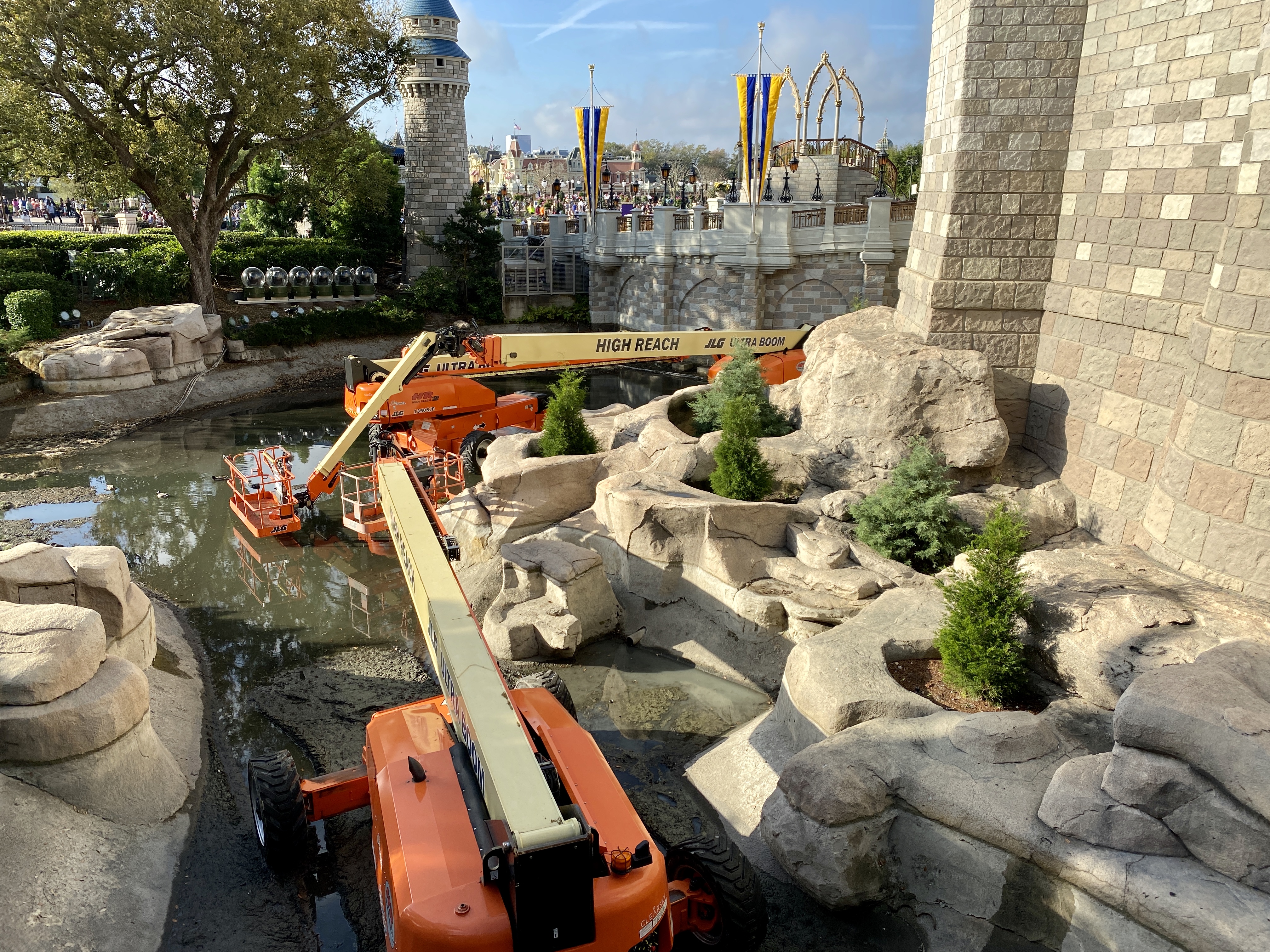 Cinderella caste moat machinery