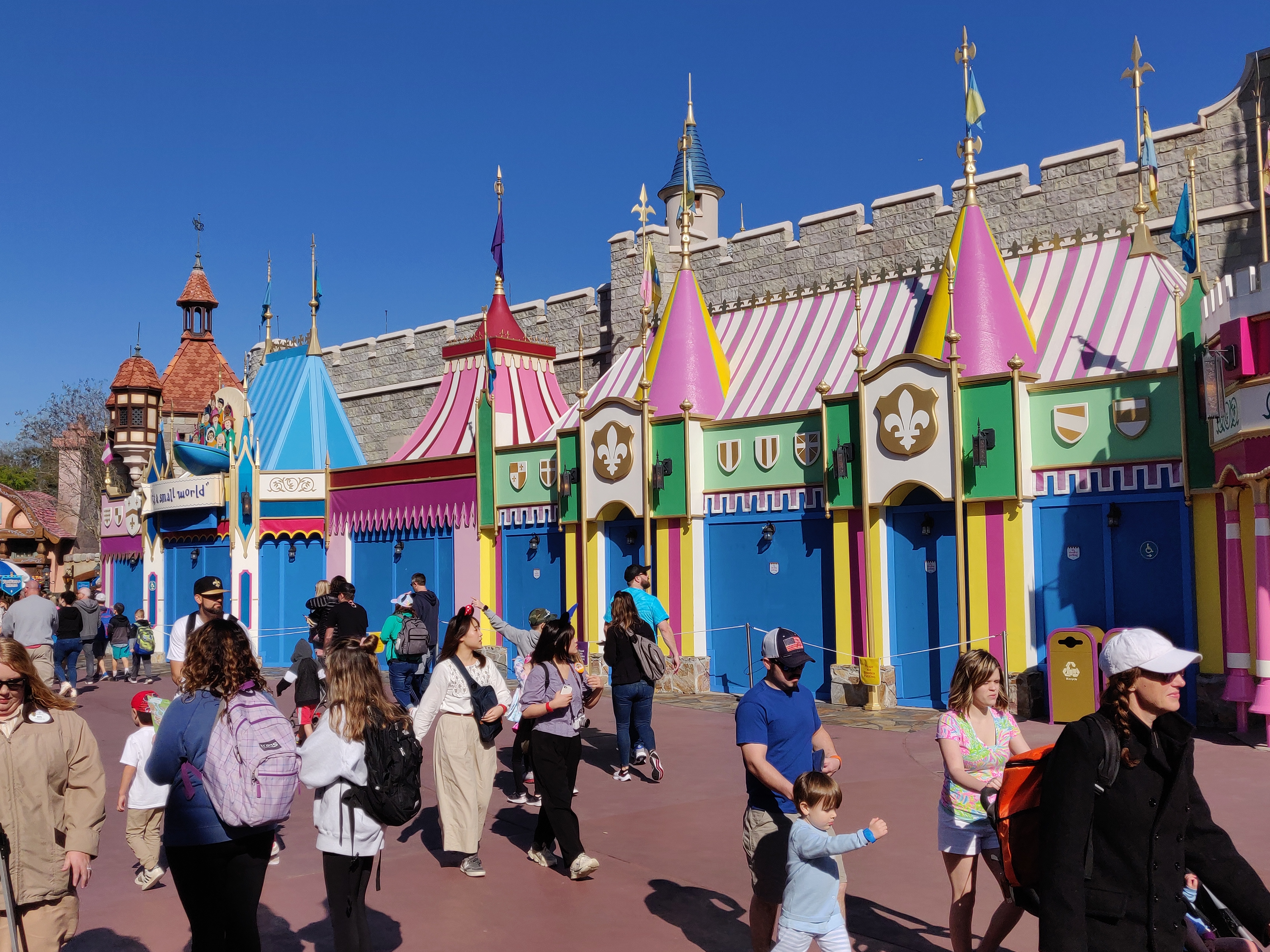 it's a small world Queue Refurbishment