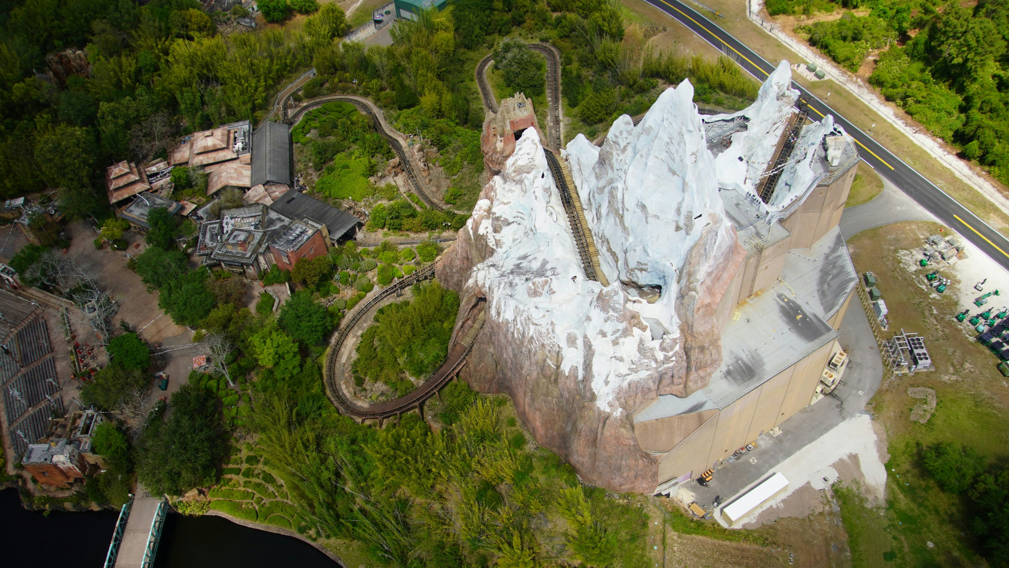 aerial images closed disneys animal kingdom covid 19 bioreconstruct 5.jpeg?auto=compress%2Cformat&ixlib=php 1.2