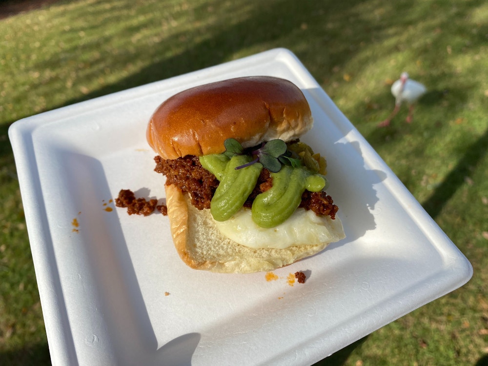 choriqueso torta jardin de fiestas 2020 epcot international flower garden festival 3.jpg?auto=compress%2Cformat&fit=scale&h=750&ixlib=php 1.2