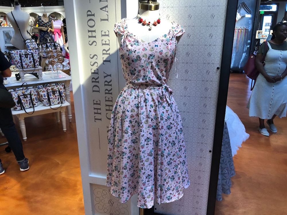 disney dress shop floral flower andgarden Minnie disneyspringscoop 3.jpg?auto=compress%2Cformat&fit=scale&h=750&ixlib=php 1.2