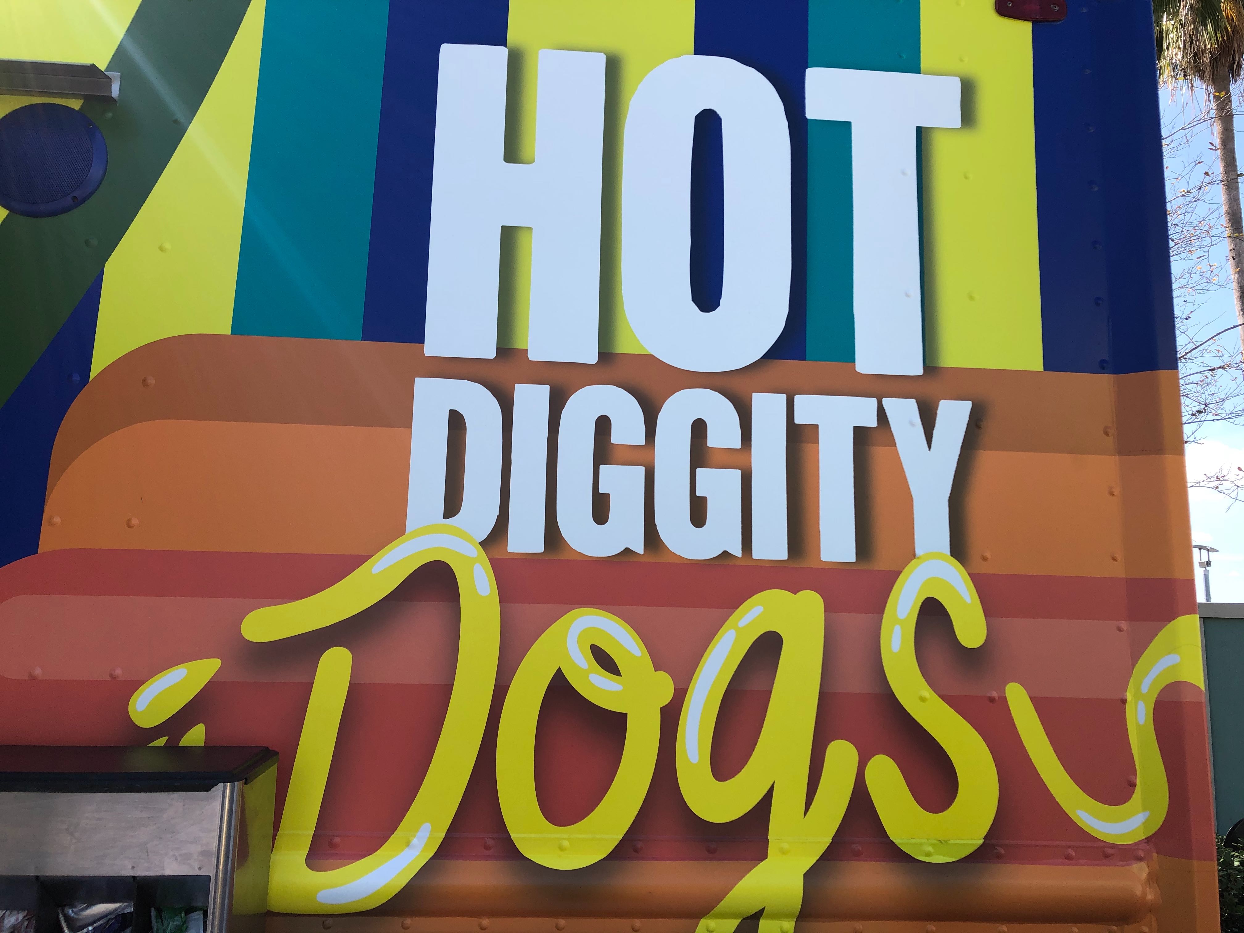 REVIEW Every Item From The New Hot Diggity Dogs Food Truck at Disney