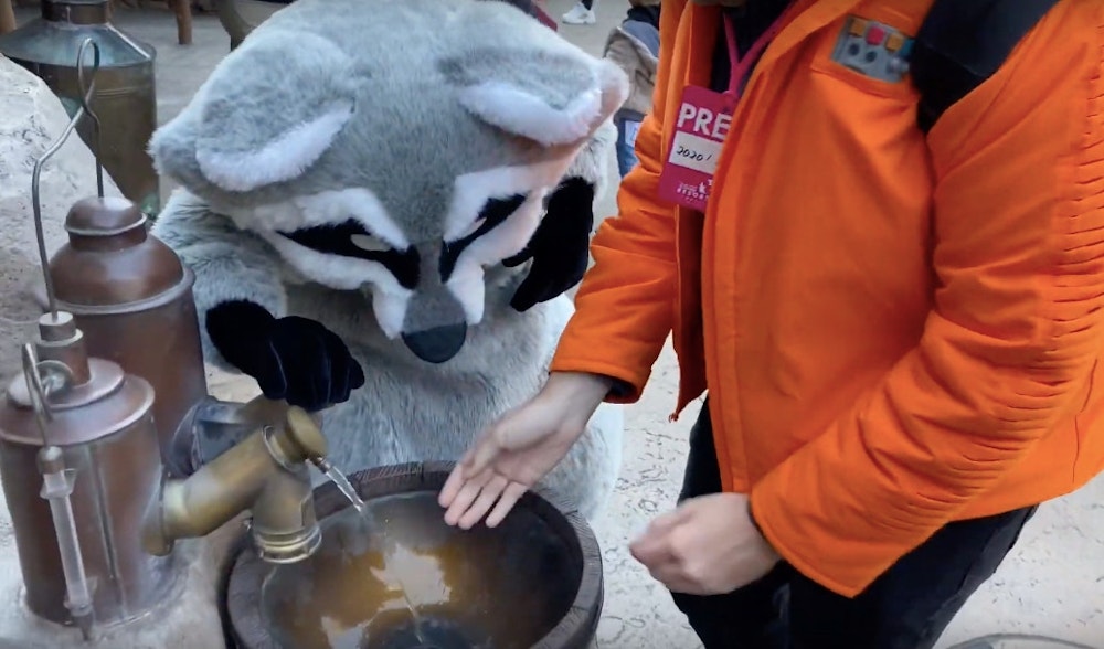 meeko tokyo disneyland hand washing.jpeg?auto=compress%2Cformat&fit=scale&h=588&ixlib=php 1.2