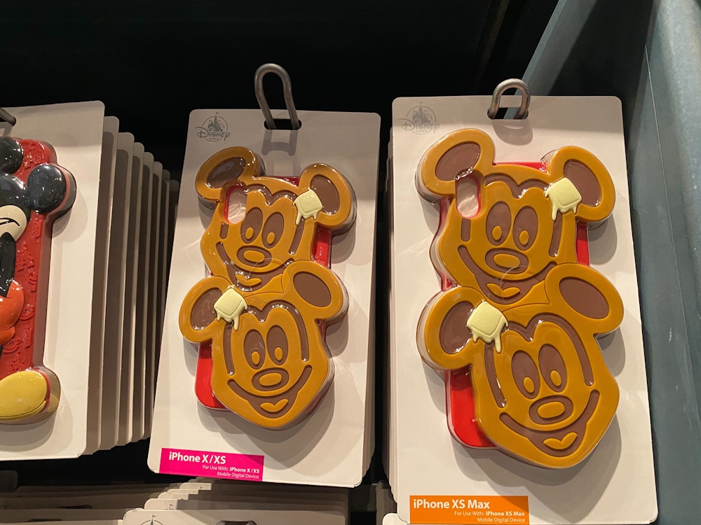 mickey waffle iphone case d tech off the page disney california adventure 4.jpg?auto=compress%2Cformat&fit=scale&h=750&ixlib=php 1.2