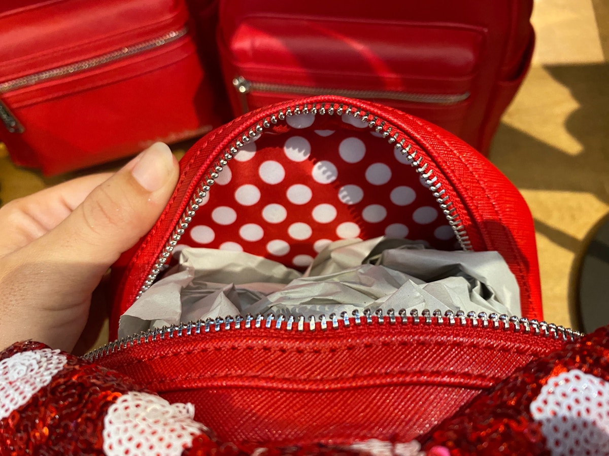 red minnie autograph loungefly